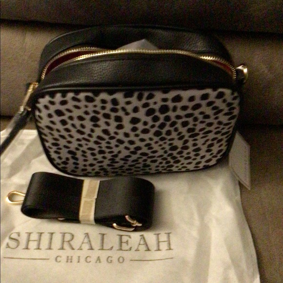Shiraleah Chicago Camera Bag - Picture 5 of 5